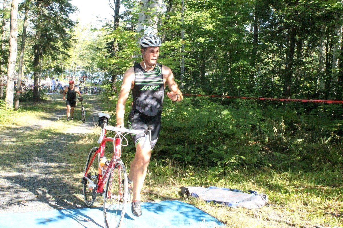 (299 photos) Plus de 150 braves pour le Premier Triathlon du Lac-Poulin