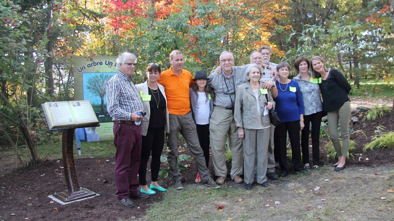 La Maison André-Bessette inaugure son parc « Un Arbre, un Livre »