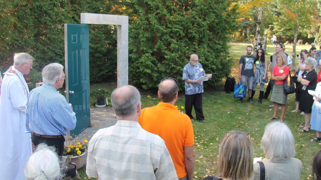 La Maison André-Bessette inaugure son parc « Un Arbre, un Livre »