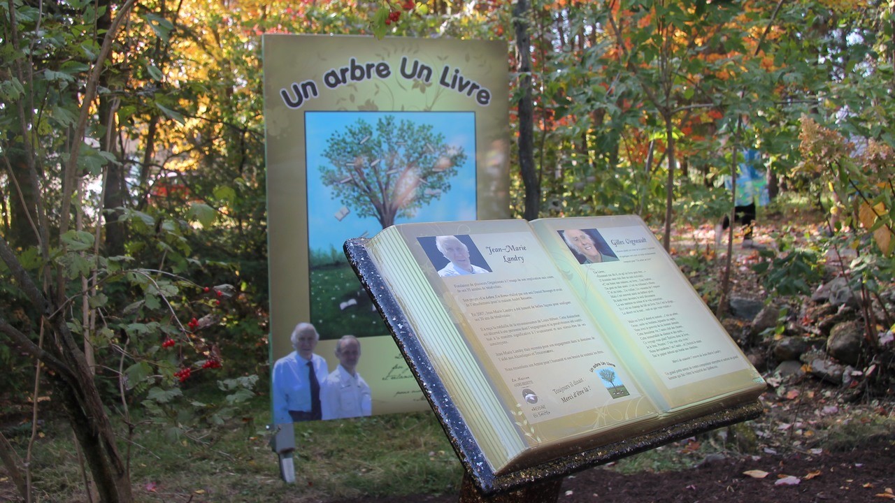 La Maison André-Bessette a inauguré son nouveau parc "Un Arbre, un Livre", ce dimanche.
