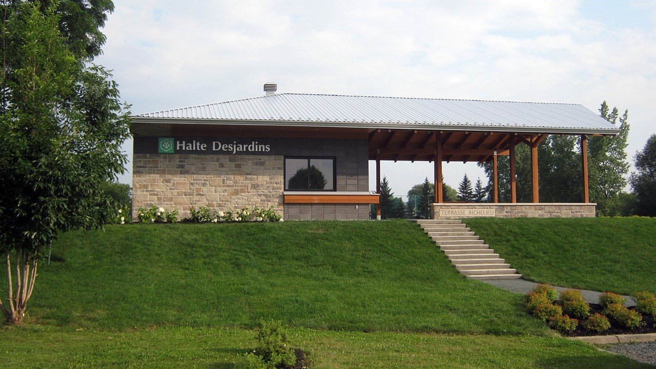 Le projet de la Halte Desjardins de Saint-Joseph honoré au gala Cecobois