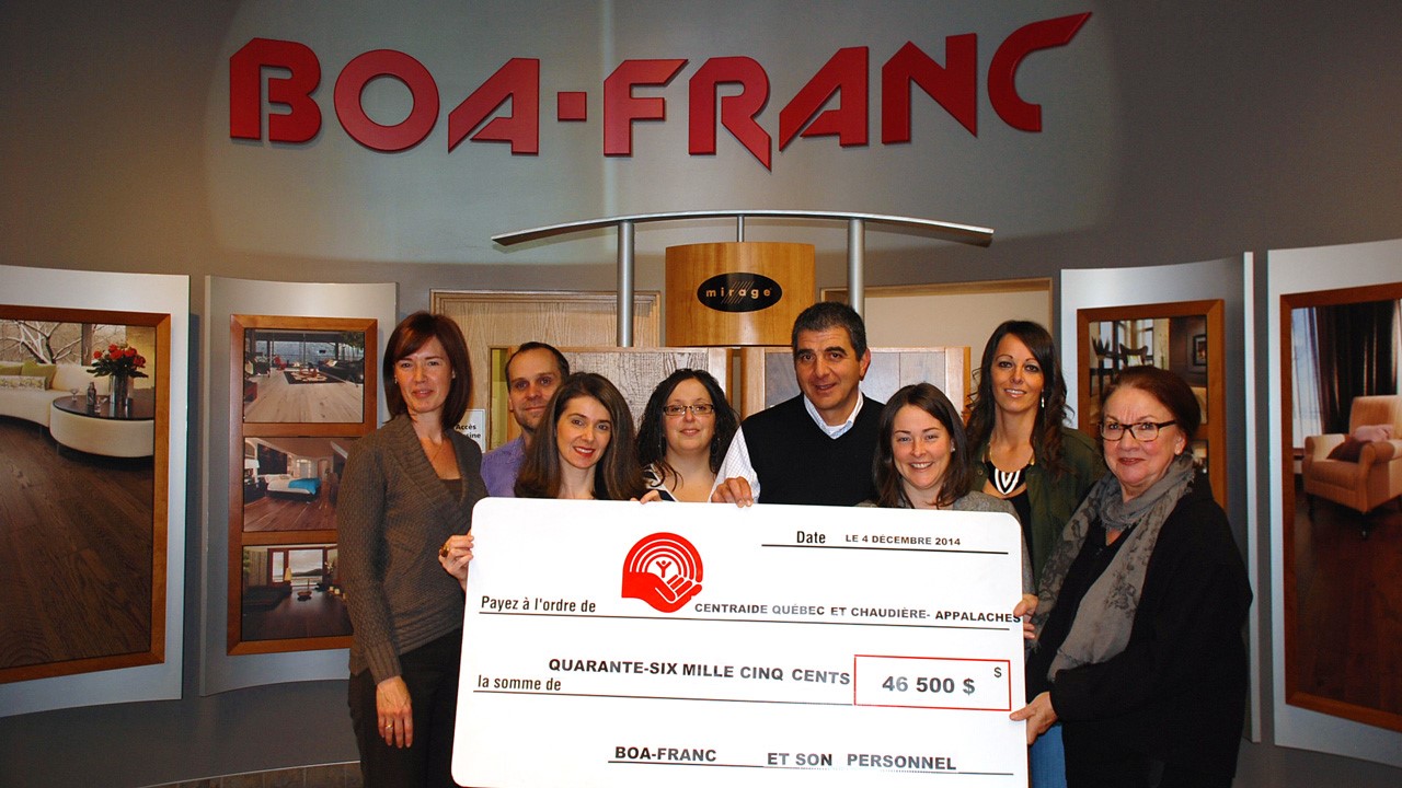 Sur la photo, de gauche à droite : Nancy Fortin, adjointe du président; Nicolas Jean, directeur des ressources humaines; Vicky Loignon, technicienne paie et avantages sociaux; Marise Lachance, technicienne ressources humaines et paie; Pierre Thabet, président; Marie-Chantale Lecours, conseillère SST et relations de travail; Anne-Pascale Robitaille, conseillère ressources humaines et recrutement; et Paule Savoie, représentante déléguée de Centraide.