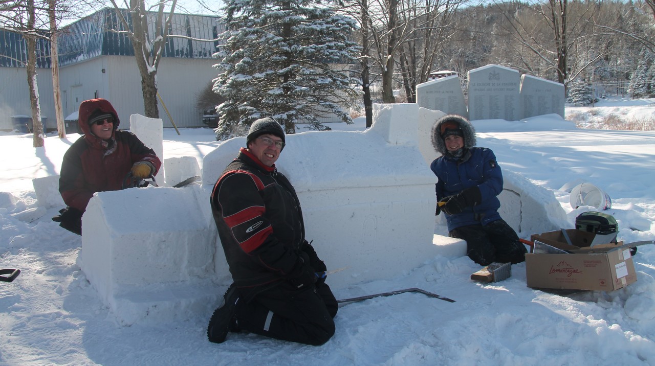 Concours de sculpture sur neige au Parc Mathieu de Beauceville