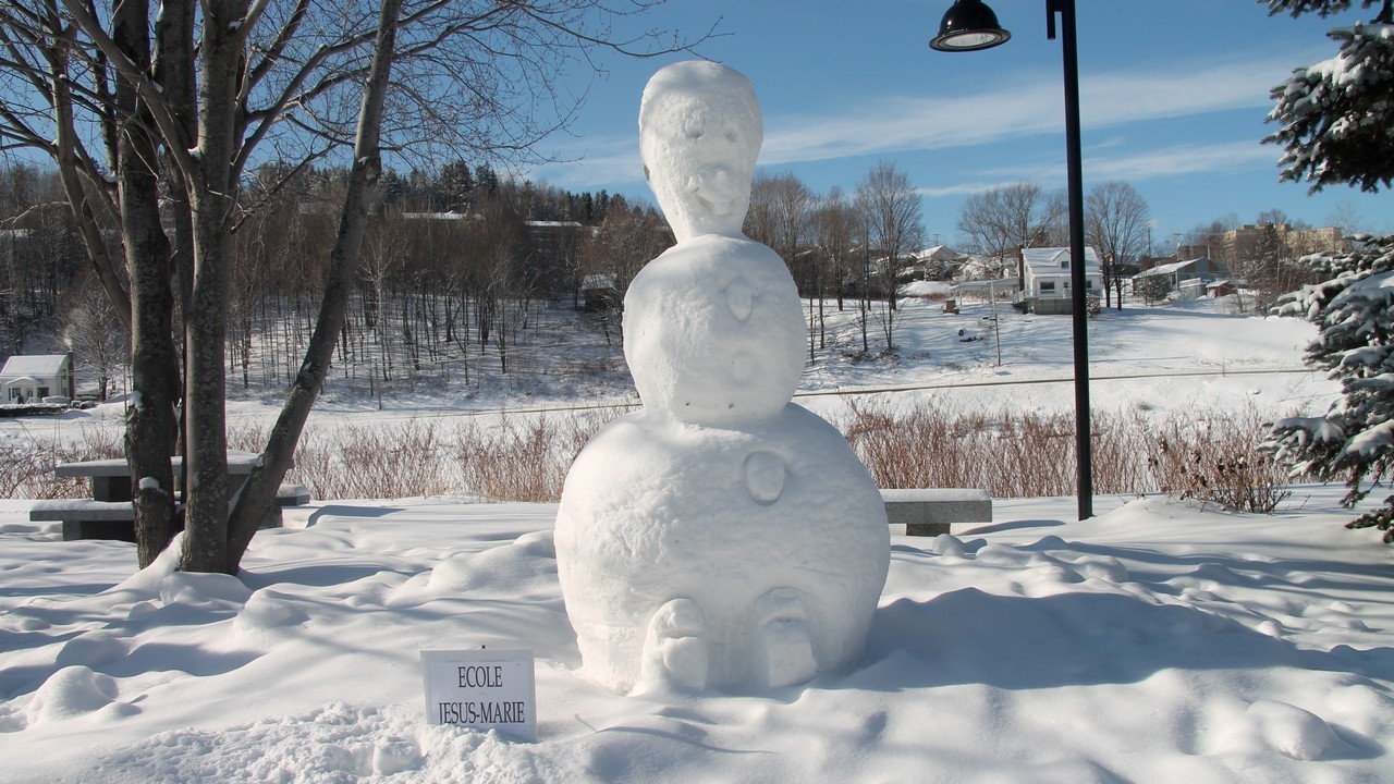 Concours de sculpture sur neige au Parc Mathieu de Beauceville