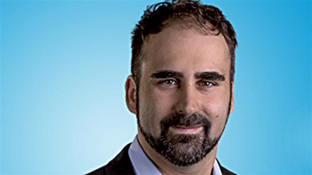 Le candidat du Bloc Québécois Stéphane Trudel salue le travail de Robert Dutil