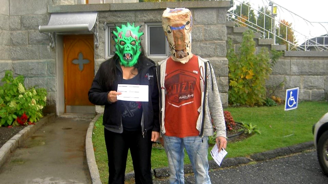 Des Beaucerons votent à visage couvert
