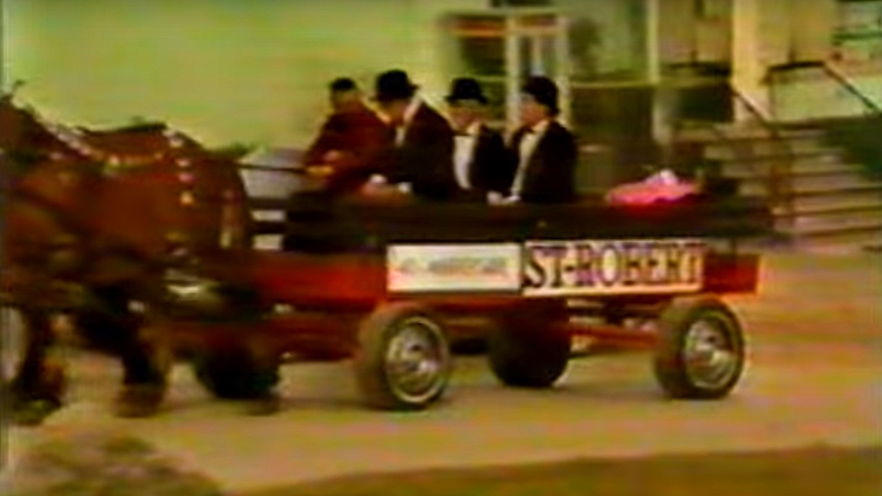 Normand DeLessard présente les célébrations du 40e de Saint-Robert en 1987.