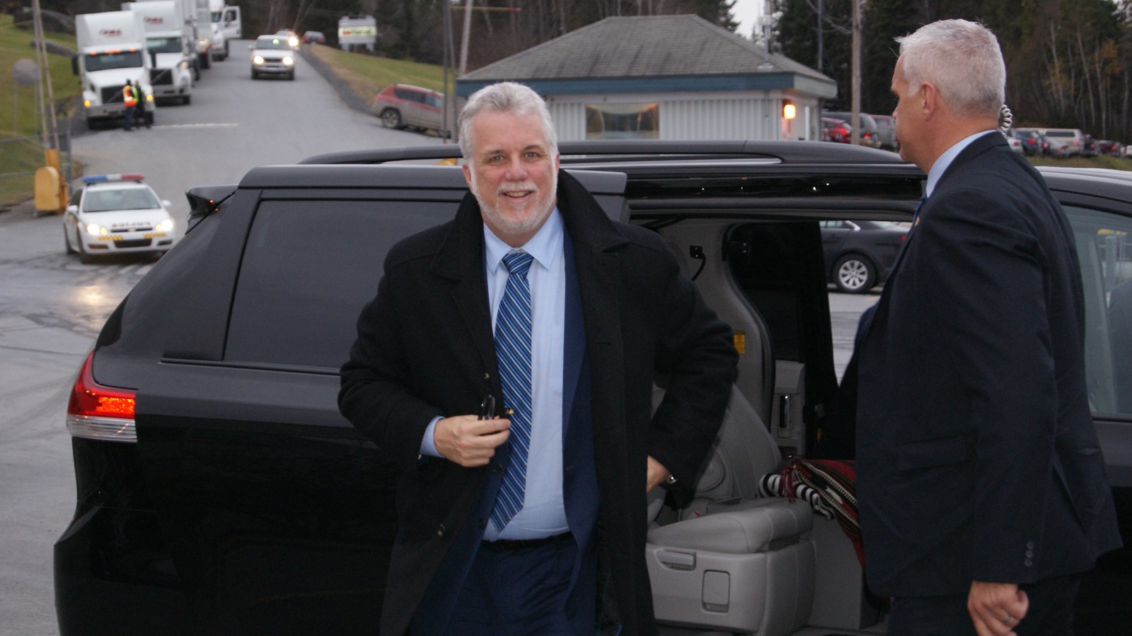 « De la petite politique qui n'aide pas la démocratie » — Philippe Couillard