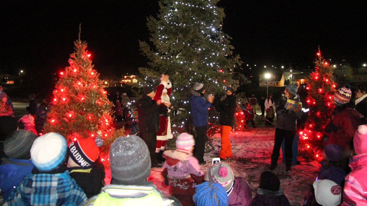 Après l’illumination de l’arbre, la coordonnatrice des Rendez-vous, Sheina Simoneau, a annoncé la douzaine d’activités qui est prévue au cours de la saison hivernale à venir.