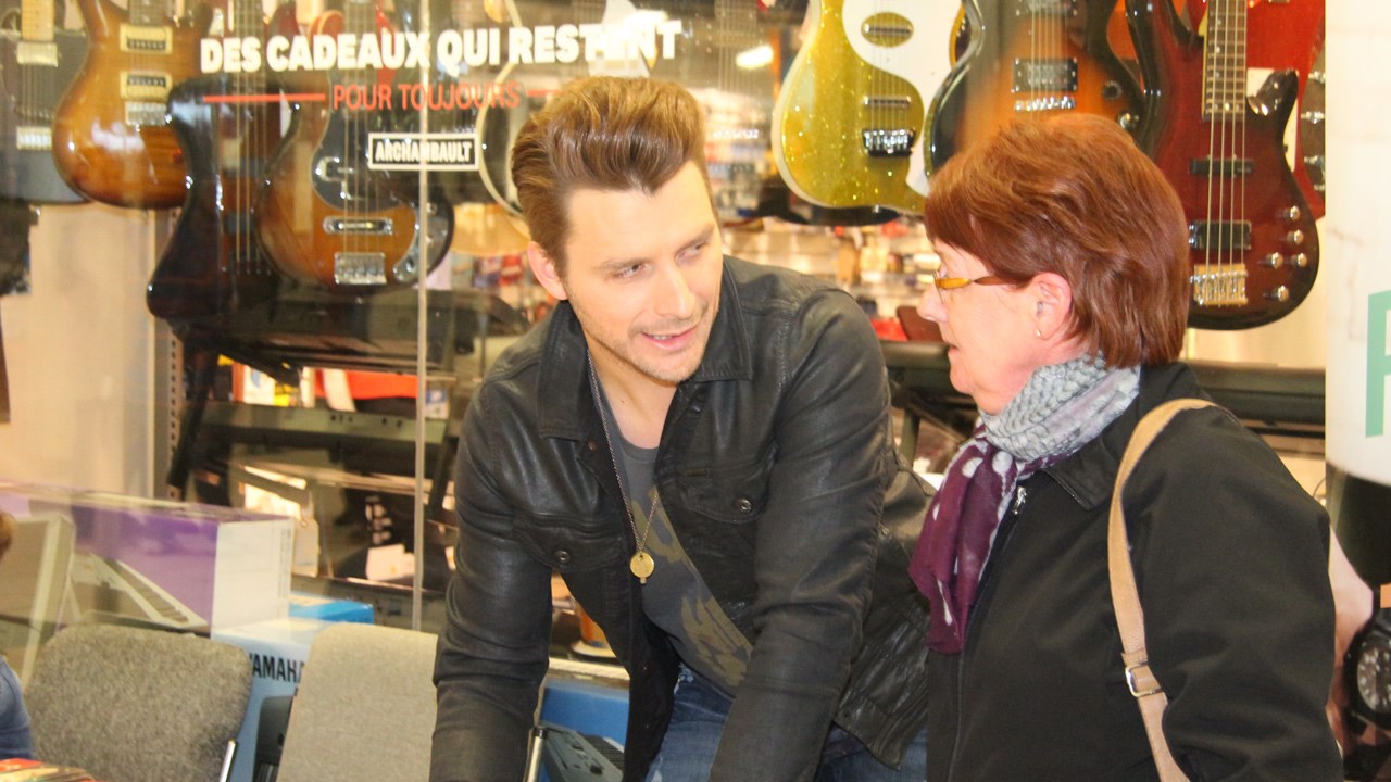 Robby Johnson fait de nombreux heureux lors de la séance d'autographes