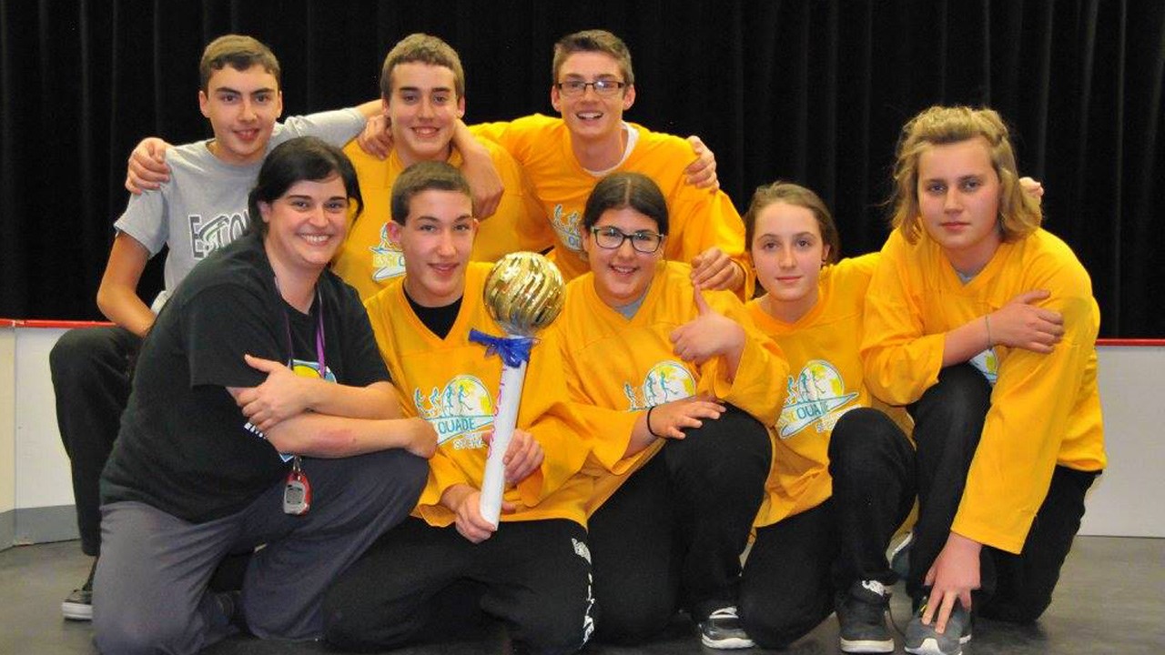 Sur la photo: Les membres de L’Escouade de l’école secondaire St-Charles