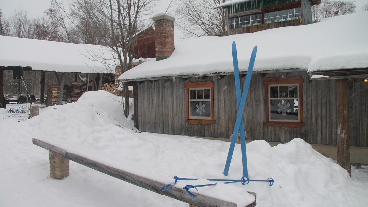 La Cabane à sucre Aurélien Lessard servait de point de départ à la randonnée de ski de fond.
