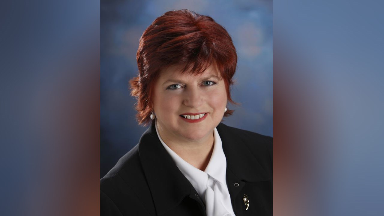 Sur la photo: La députée de Pointe-aux-Trembles et porte-parole de l'opposition officielle en matière d'éducation primaire et secondaire, Nicole Léger