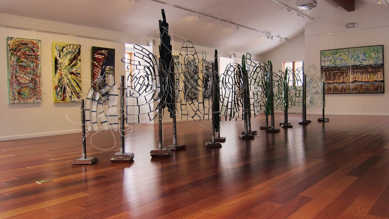 L'exposition «Les quatre saisons et ¾» de Gilles Pedneault a été choisie pour lancer la programmation 2015 du Moulin la Lorraine de Lac-Etchemin.