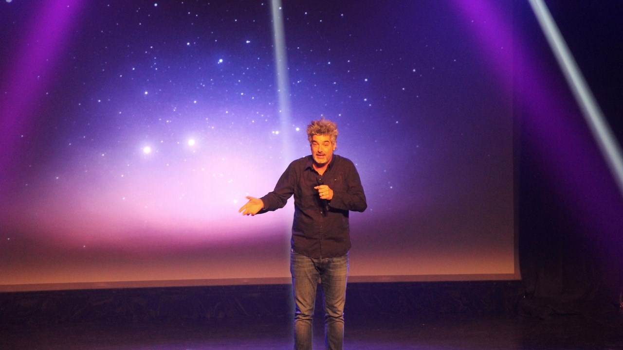 Réal Béland était en spectacle à Saint-Georges ce samedi 11 avril. Il a offert une très belle prestation, avec un humour propre à lui.