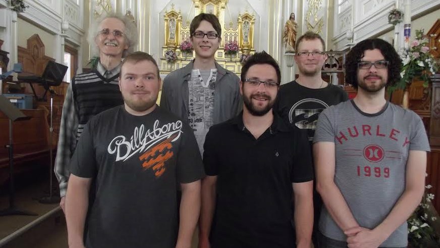 Les musiciens Frédéric Caron, Keven Quirion, Daniel Grenier, Tommy Guay, Jean-Michel Grenier et leur directeur musical Pierre Grenier vous invitent à la messe rythmée du 21 juin à Saint-Prosper.