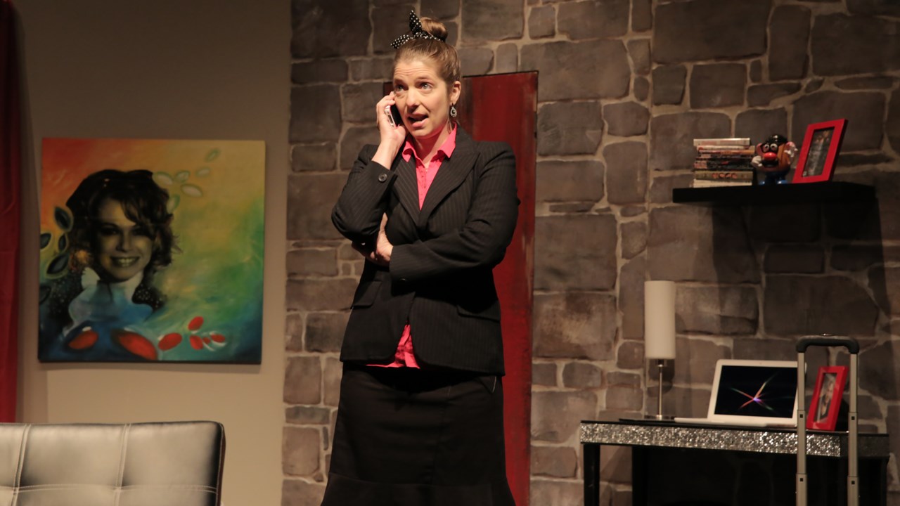 « Bonjour ivresse! » : une comédie loin d’être sobre au Théâtre du Ganoué