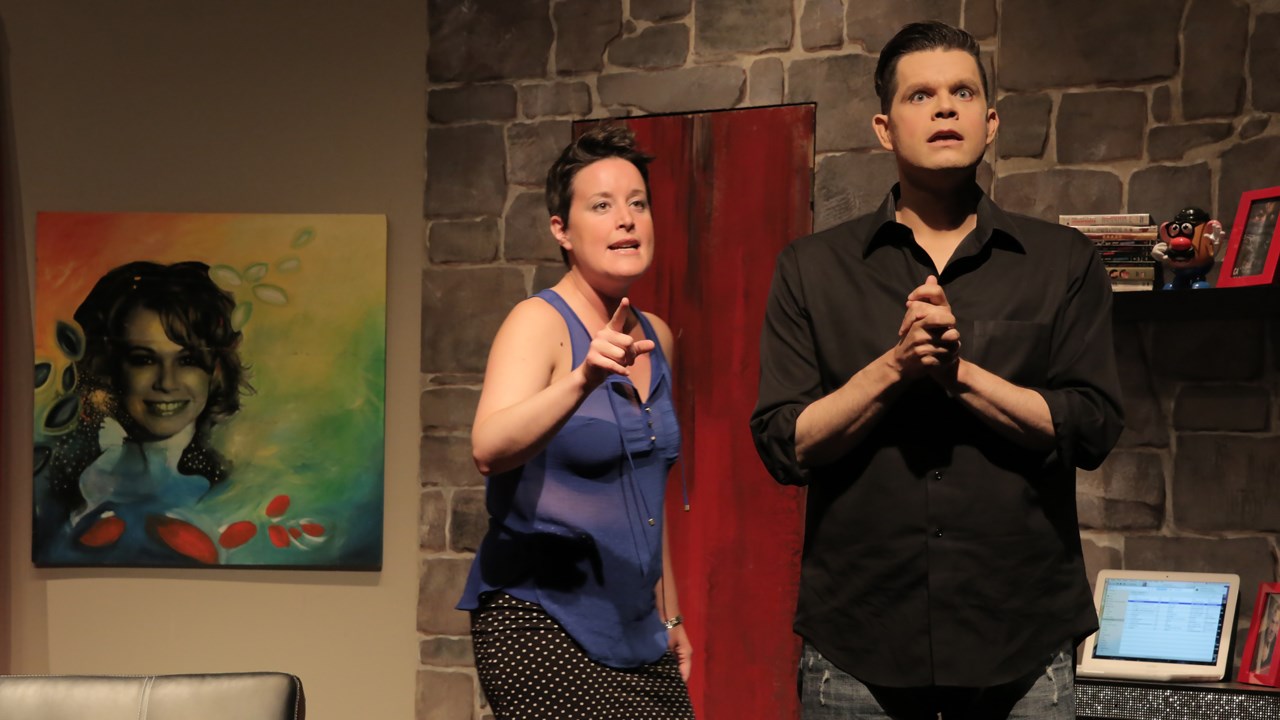 « Bonjour ivresse! » : une comédie loin d’être sobre au Théâtre du Ganoué