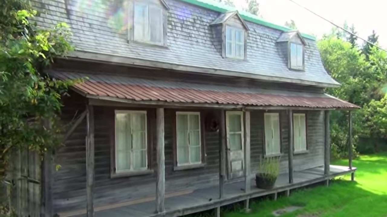 Normand DeLessard présente l'histoire de la maison de la Punaise