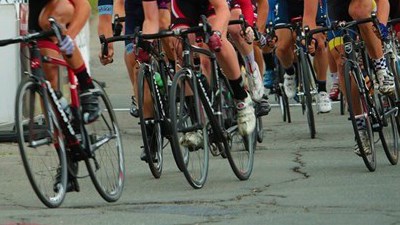 Un grave accident de vélo fait trois blessés majeurs à Saint-René