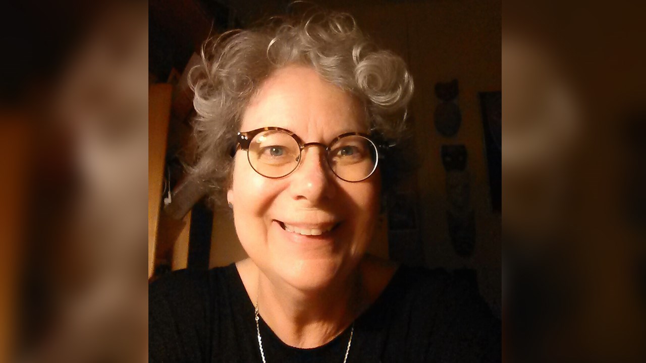 La prestation sera assurée par Aline Carrier, comédienne, metteure en scène, auteure et femme de théâtre de Sainte-Marie, qui compte au-delà de 160 productions à son actif.