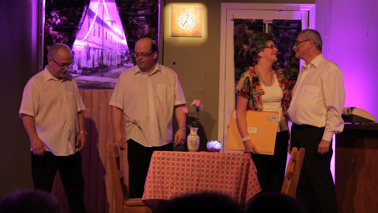 Mensonges et quête de gloire au menu de la pièce de théâtre « La Perle Rose » à Saint-Prosper