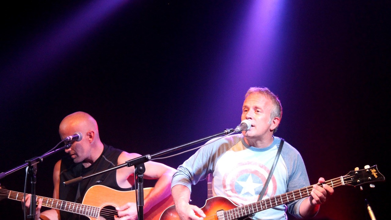 Zébulon était en spectacle au Cégep Beauce-Appalaches ce vendredi 4 septembre. La formation a non seulement confirmé qu'elle était toujours vivante, mais qu'elle était plus énergique que jamais.