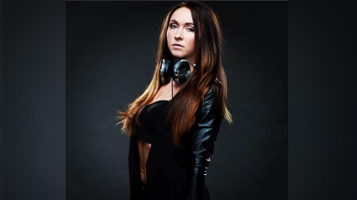 Jody Poulin alias Miss DJ Licious