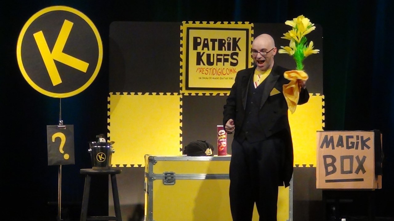 Patrik Kuffs est non seulement l’un des rares magiciens qui combine la magie et l’humour, mais il travaille aussi derrière la scène en créant des numéros uniques pour Luc Langevin, Alain Choquette, Criss Angel, David Blaine, Vincent C et bien d’autres. 