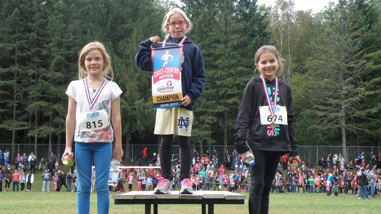 Plus de 800 jeunes de la CSBE participent à la compétition annuelle de cross-country