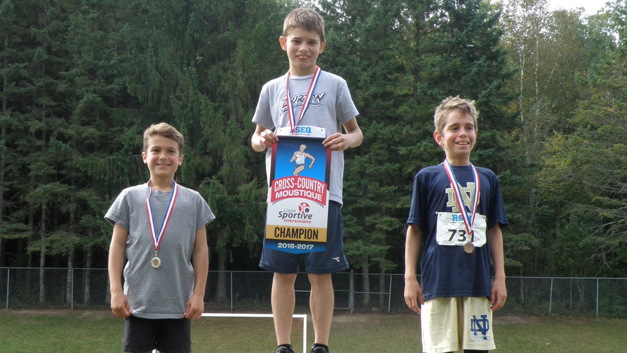 Plus de 800 jeunes de la CSBE participent à la compétition annuelle de cross-country