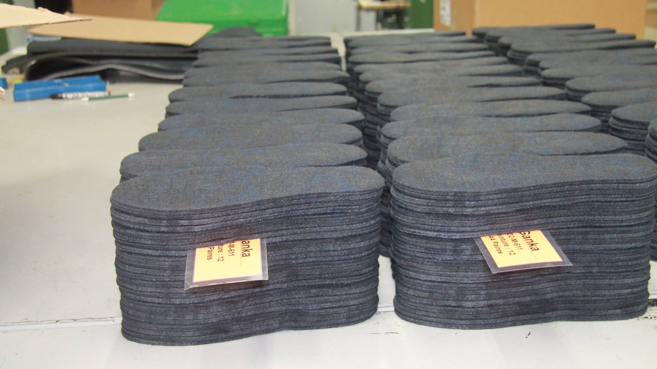 Les semelles pour les bottes d'hiver dont CSTB confectionne également les chaussons.