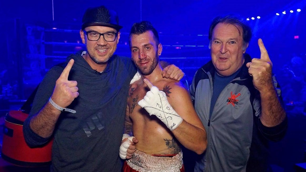 Une première victoire chez les professionnels pour le boxeur Mike Breton