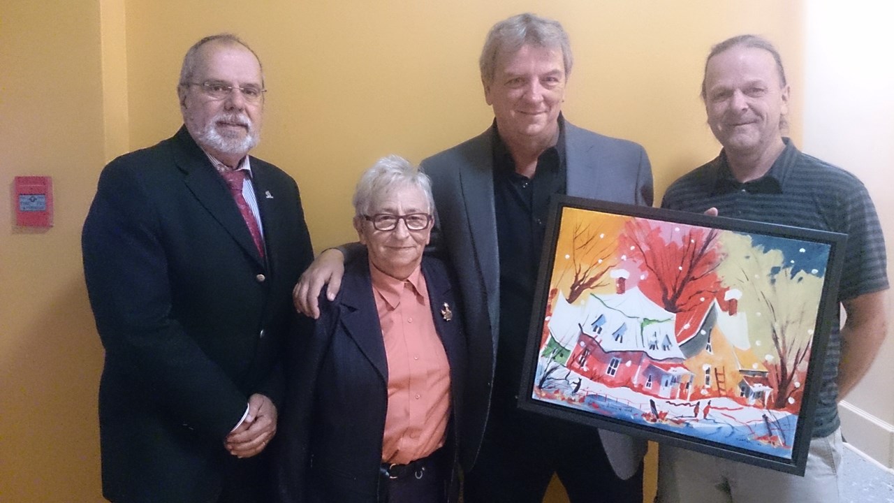 Le maire de Saint-Georges, Claude Morin, la coordonnatrice du Salon, Lise Thibodeau, le président d'honneur, Serge Nadeau et le président des Artistes et artisans de Beauce, Claude Gagné, ont présenté la nouvelle programmation du Salon.