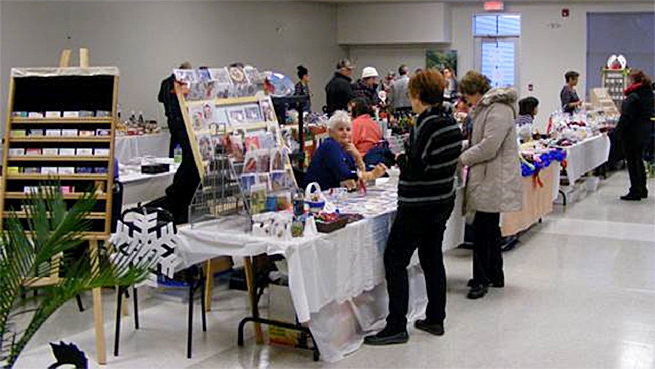 En 2015, ce sont près de 600 visiteurs qui se sont déplacés pour venir découvrir les créations réalisées par les artistes et artisans présents.