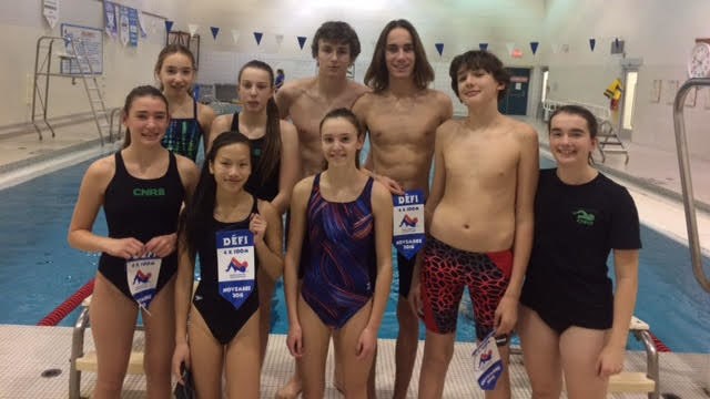 Évelyne Lacasse, Julianne Tremblay, Alyson Venables, Philippe Lacasse, Emma Lacasse (avant de gauche à droite) Samuelle Thériault, Stéphanie Giroux, Vincent Côté et Étienne Maheux (arrière)