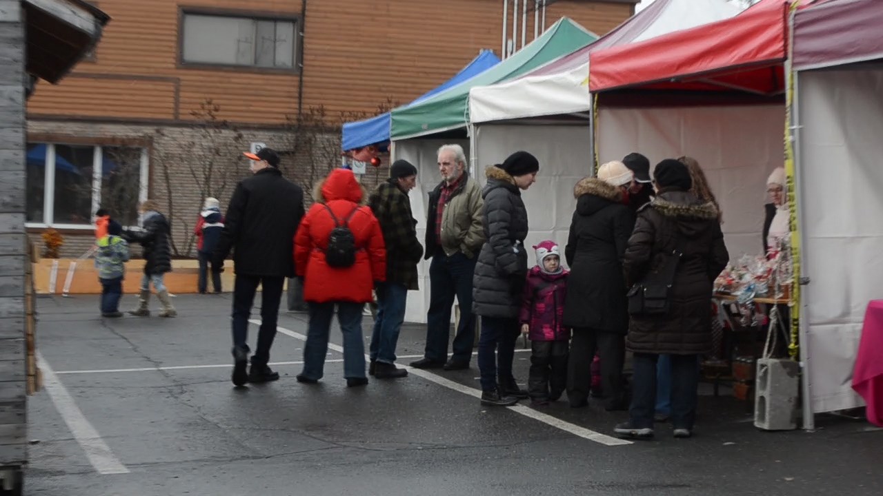 Le Grand Marché de Noël de Saint-Georges attire 1 000 personnes lors de sa première journée
