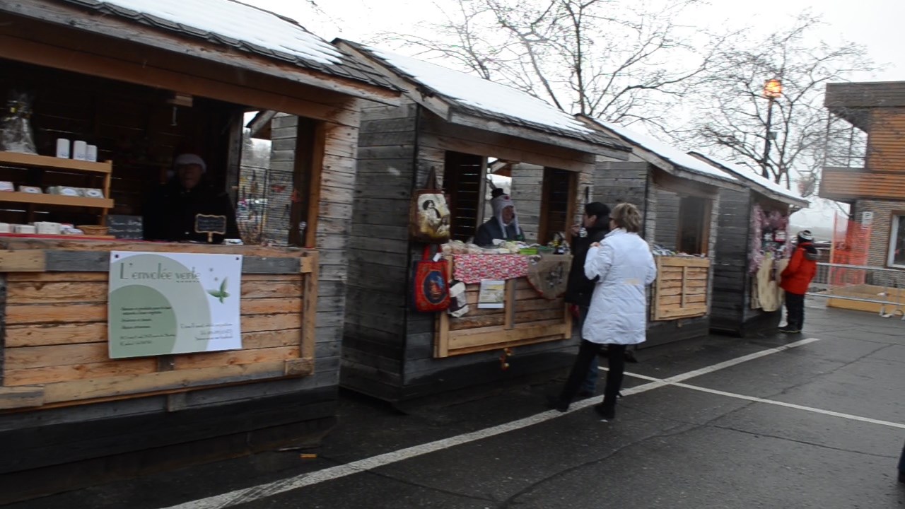 Le Grand Marché de Noël de Saint-Georges attire 1 000 personnes lors de sa première journée