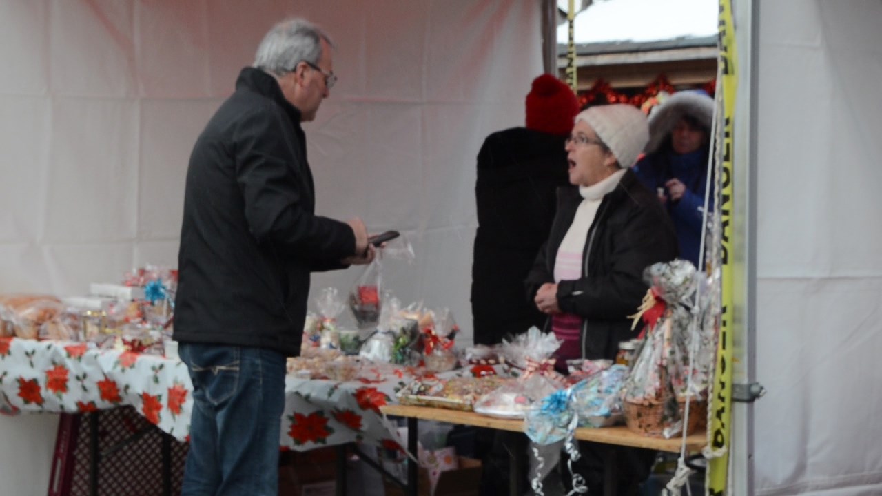 Le Grand Marché de Noël de Saint-Georges attire 1 000 personnes lors de sa première journée