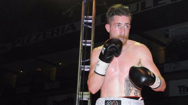 Le boxeur Kimmy Saint-Pierre s'incline à Philadelphie
