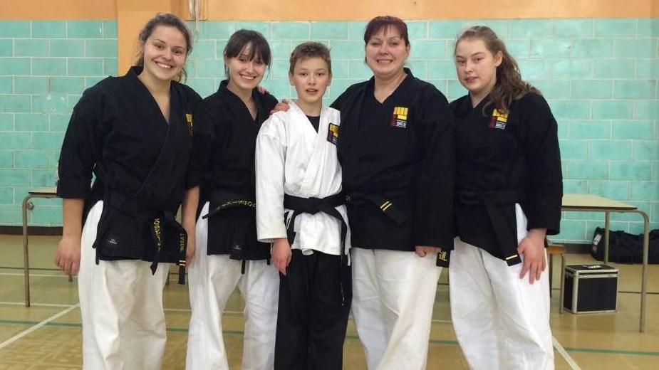 Allyson Tardif, Rébecca Tardif, Jordan Tardif, Dany Plante et Alaina Tardif