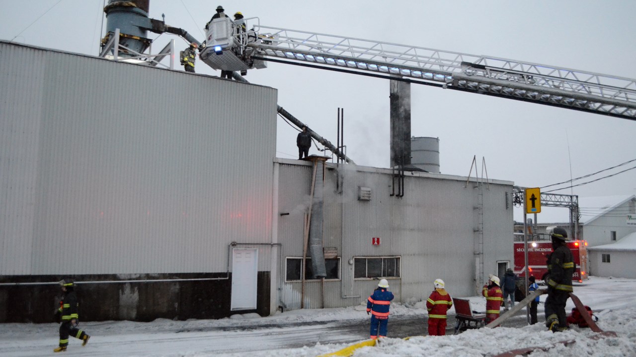 Intervention des pompiers à l'usine Matra de Saint-Georges