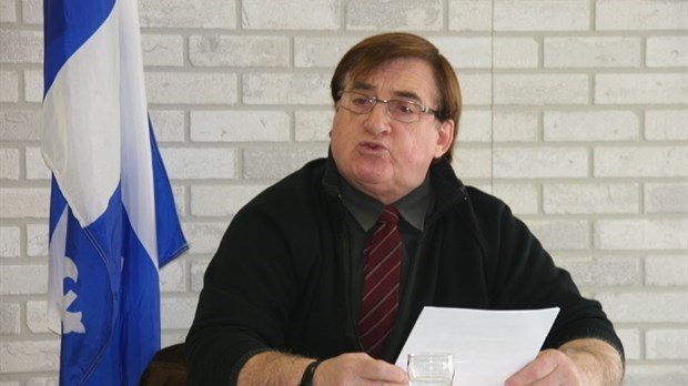 André Côté croit que la population est prise en otage dans la santé