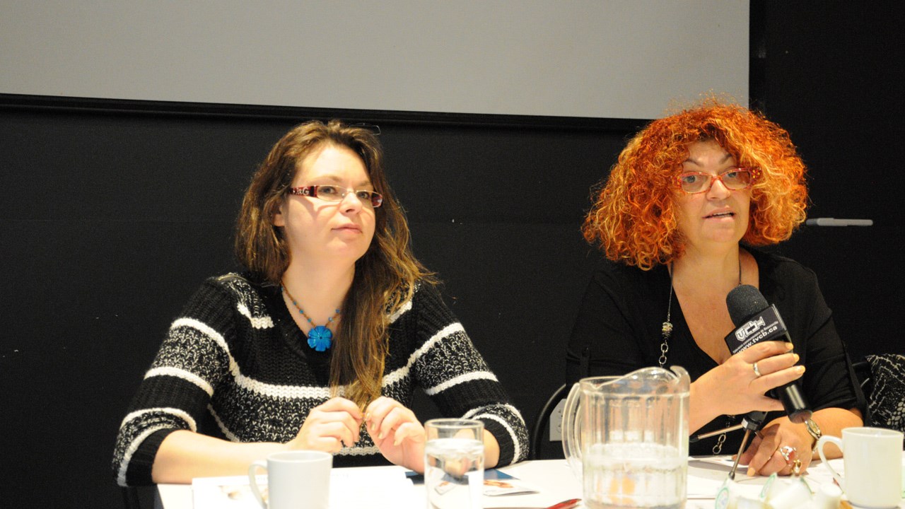 La travailleuse de milieu, Julie Buteau, et la directrice du CABBE, Manon Veer, ont présenté le nouveau projet du Centre lors d'une conférence de presse.