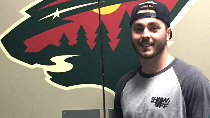 Dylan Labbé porte fièrement du « Show Off Clothing »
