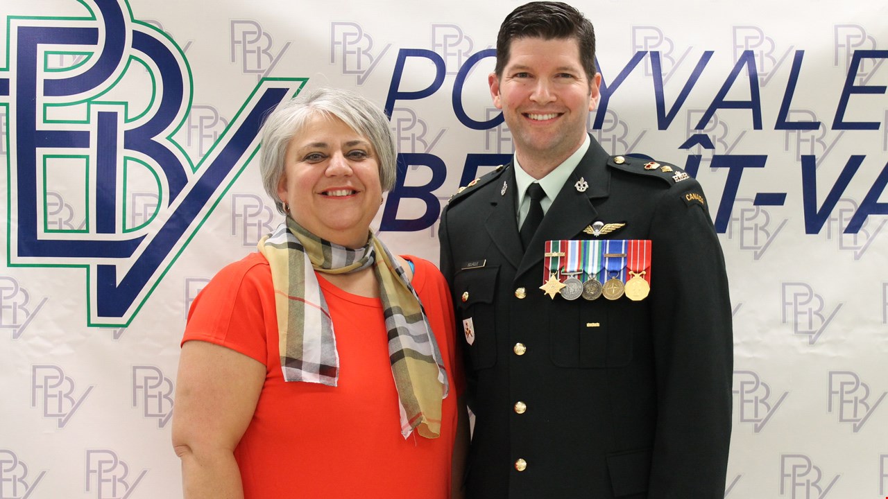 Le lieutenant-colonel Philippe Bourque est le récipiendaire 2016 du prix Mur-Mure.