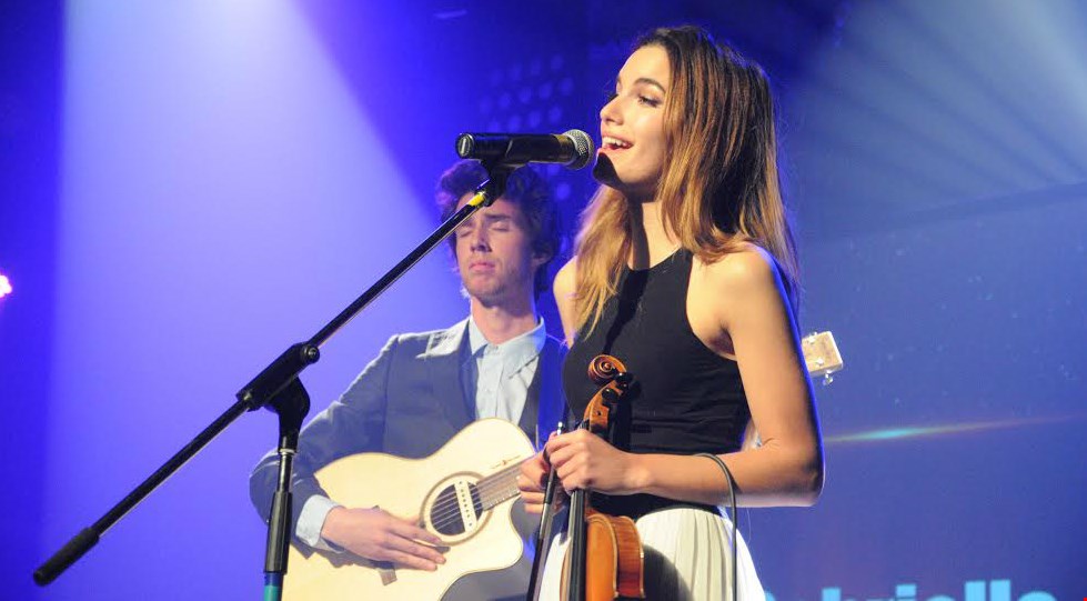 Gabriella croit que le violon est comme un être humain, chacun est différent et exprime des émotions différentes, selon comment il est fait et des émotions de celui qui le joue