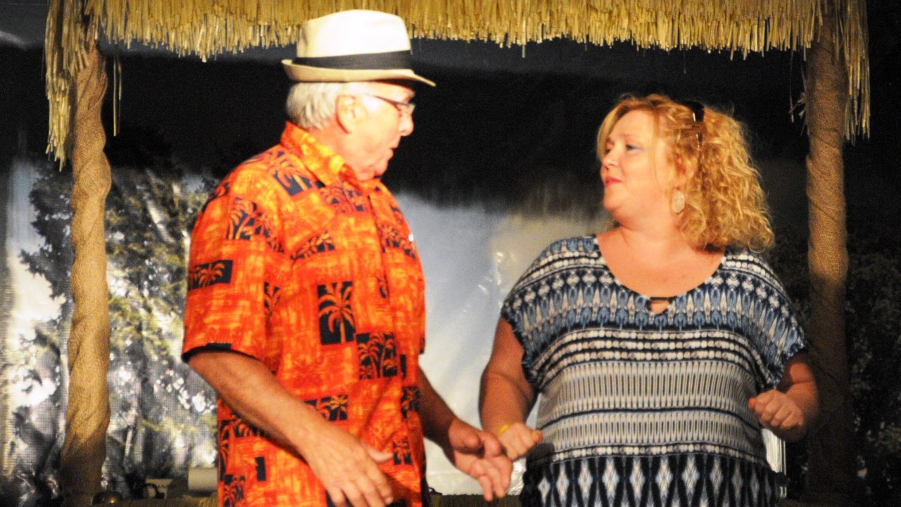 Une première sous les éclats de rire lors de la pièce de théâtre « 2 étoiles et demie »