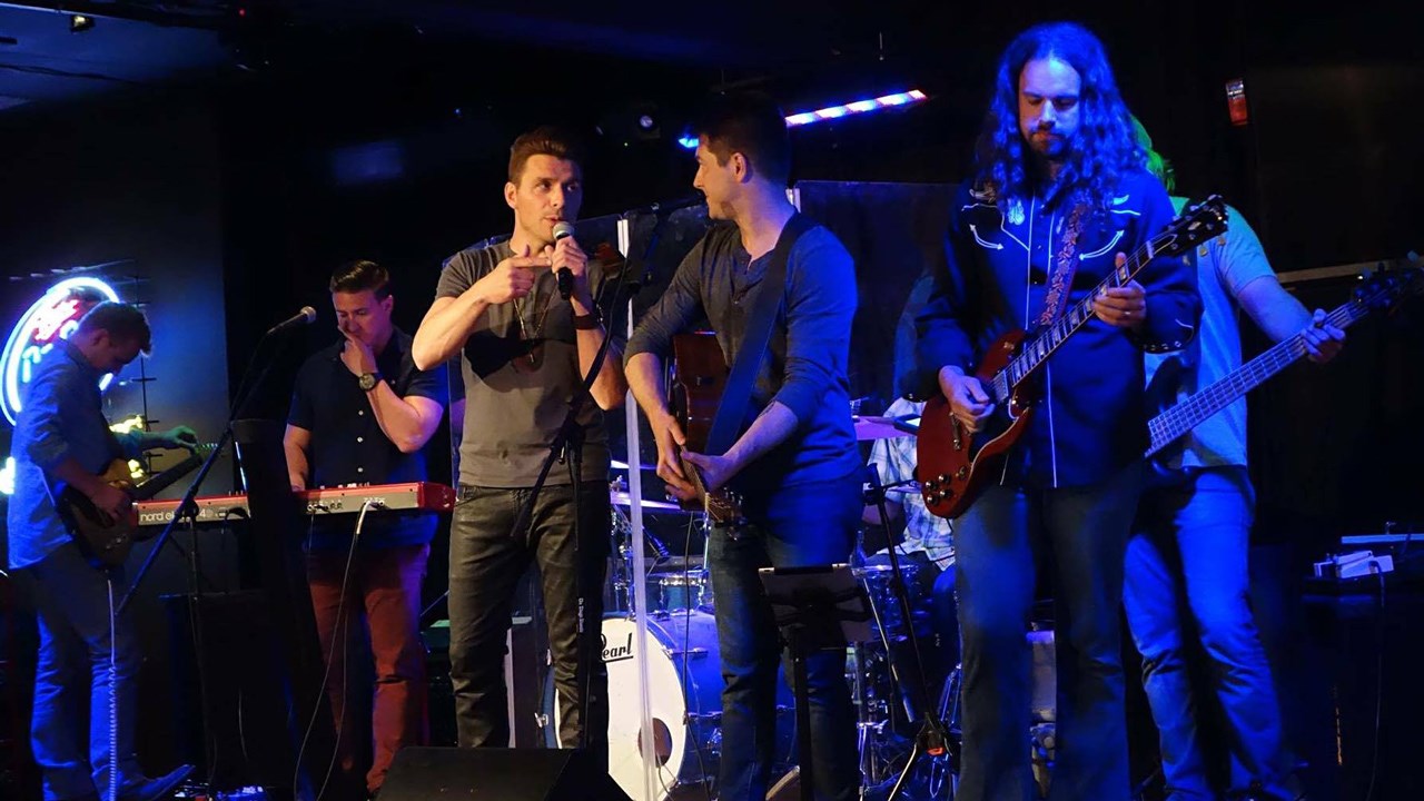 Dans le cadre du CMA Music Festival, Robby Johnson a eu l’opportunité de se produire en spectacle à Nashville.