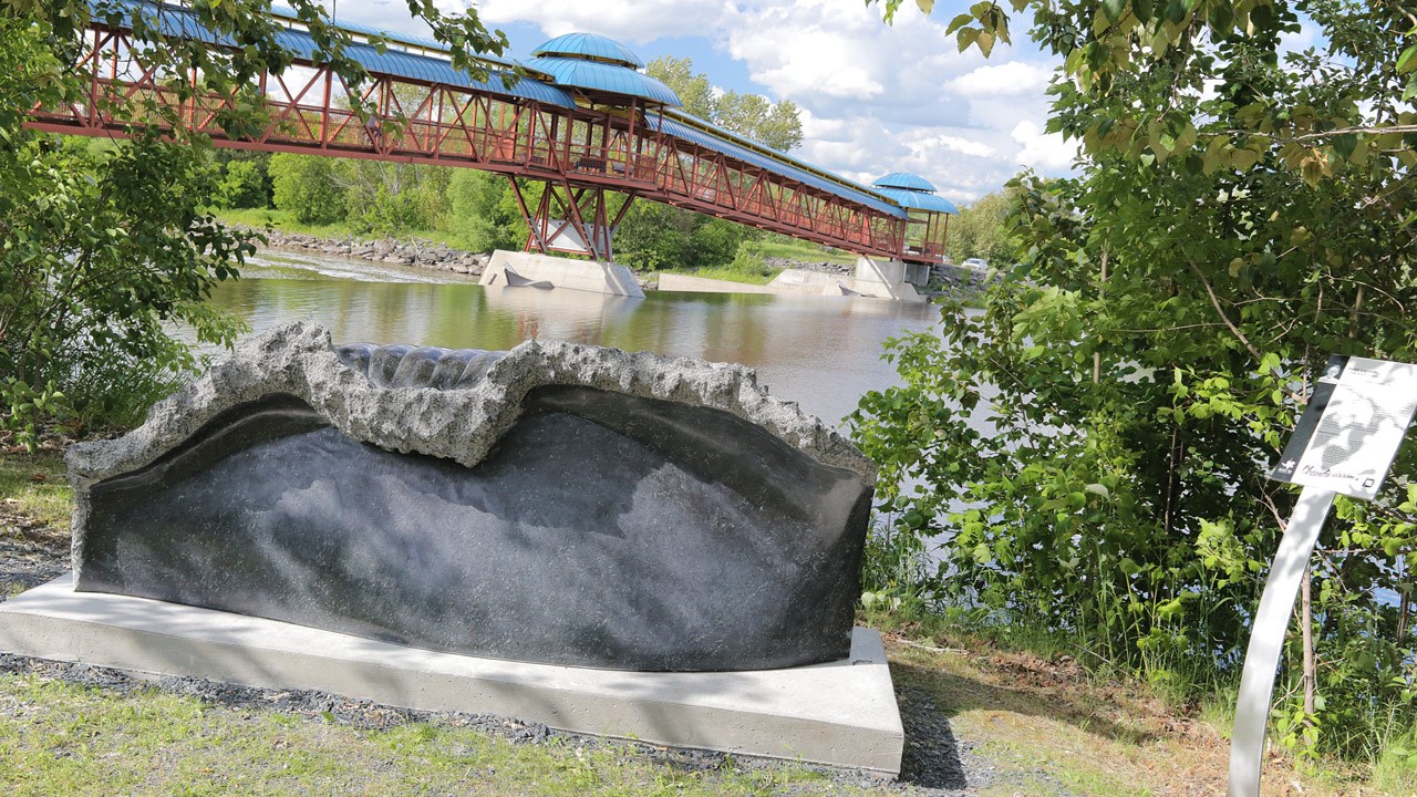 La grande vague de l'artiste André Lapointe.